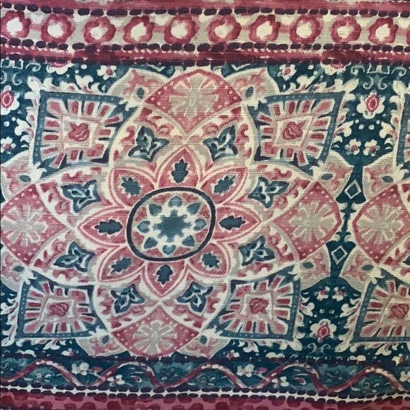 ENVOGUE OVERSIZE DECORATIVE PILLOW‎ SIZE 18X20 - Picture 8 of 9